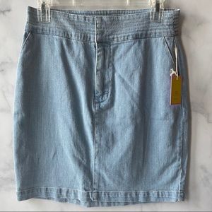 NEW high waisted, light wash, jean skirt with pockets